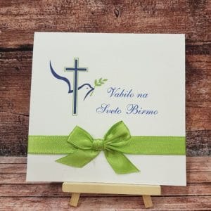 Vabilo za birmo z zeleno pentljico, golobčkom in križcem REB 111