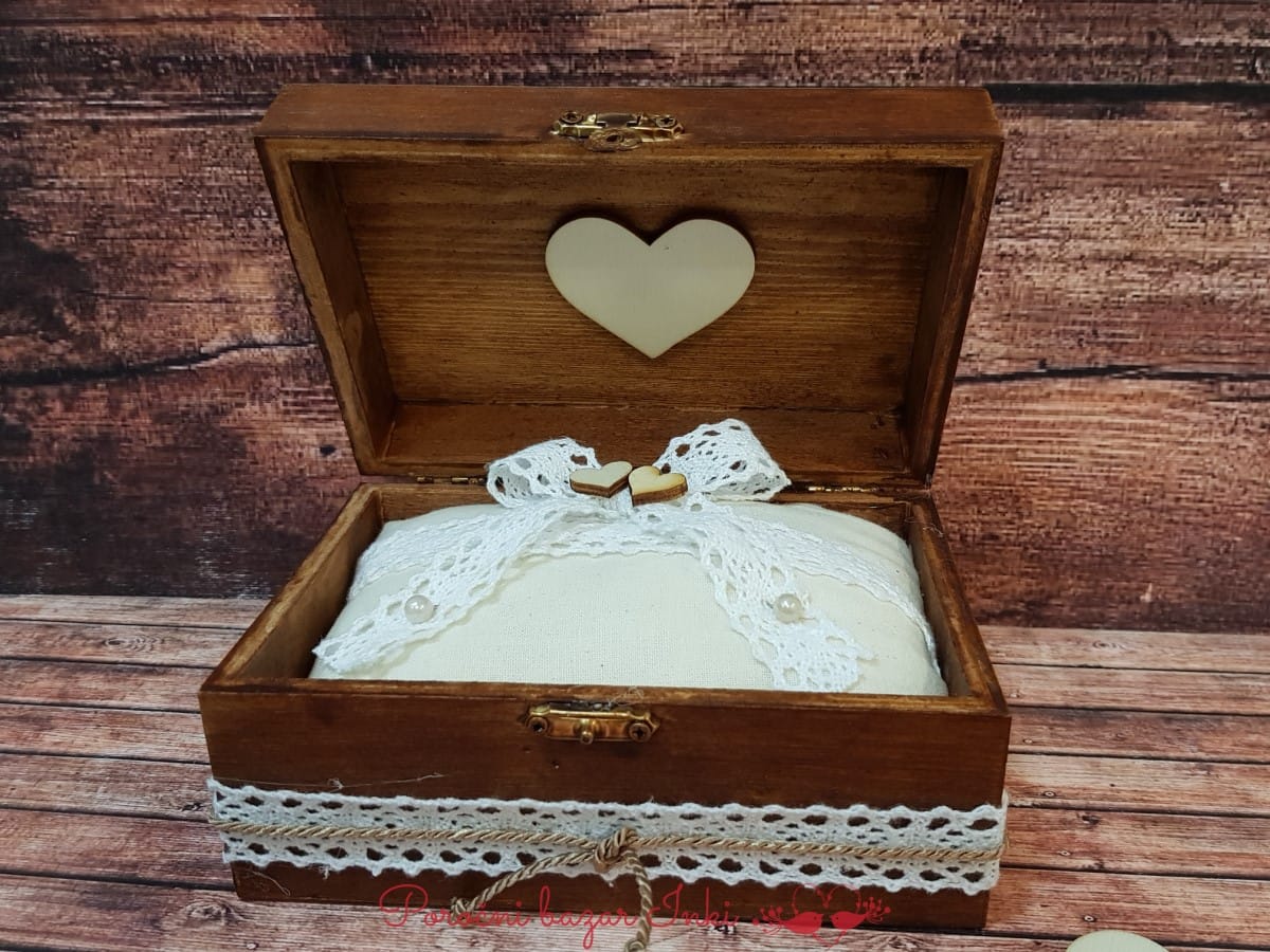 Lesene škatlice za prstane – Poročni bazar INKI Lesene škatlice za prstane - Poročni bazar INKI