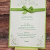 Vabilo za abrahama z zeleno pentljo in zelenim cvetličnim motivom