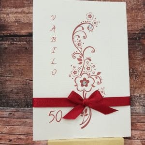 Vabila za Abrahama z rdečo pentljo in rdečim elegantnim cvetličnim motivom