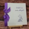 Vabilo za obhajilo z vijolično pentljo, vijolično pisavo in križcem