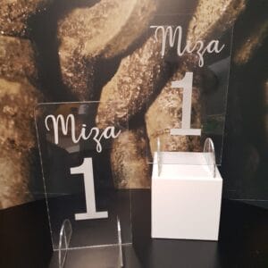 Oznake miz iz pleksi stekla - Poročni bazar INKI