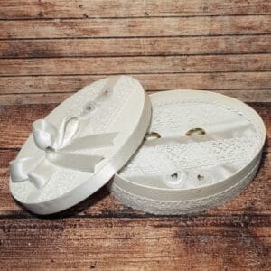 Lesena škatlica za prstane