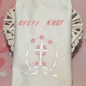 KRSTNI PRTIČEK s križcem