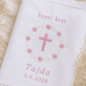 krstni prt s cvetjem in križcem