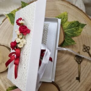 Darilna škatlica s čestitko