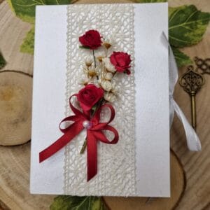 Darilna škatlica s čestitko