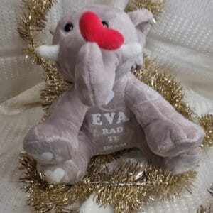 igrača slonček z napisom