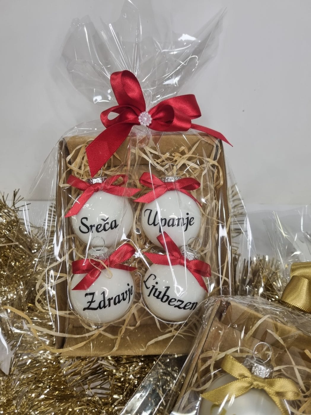 Kroglice z napisi – Poročni bazar INKI