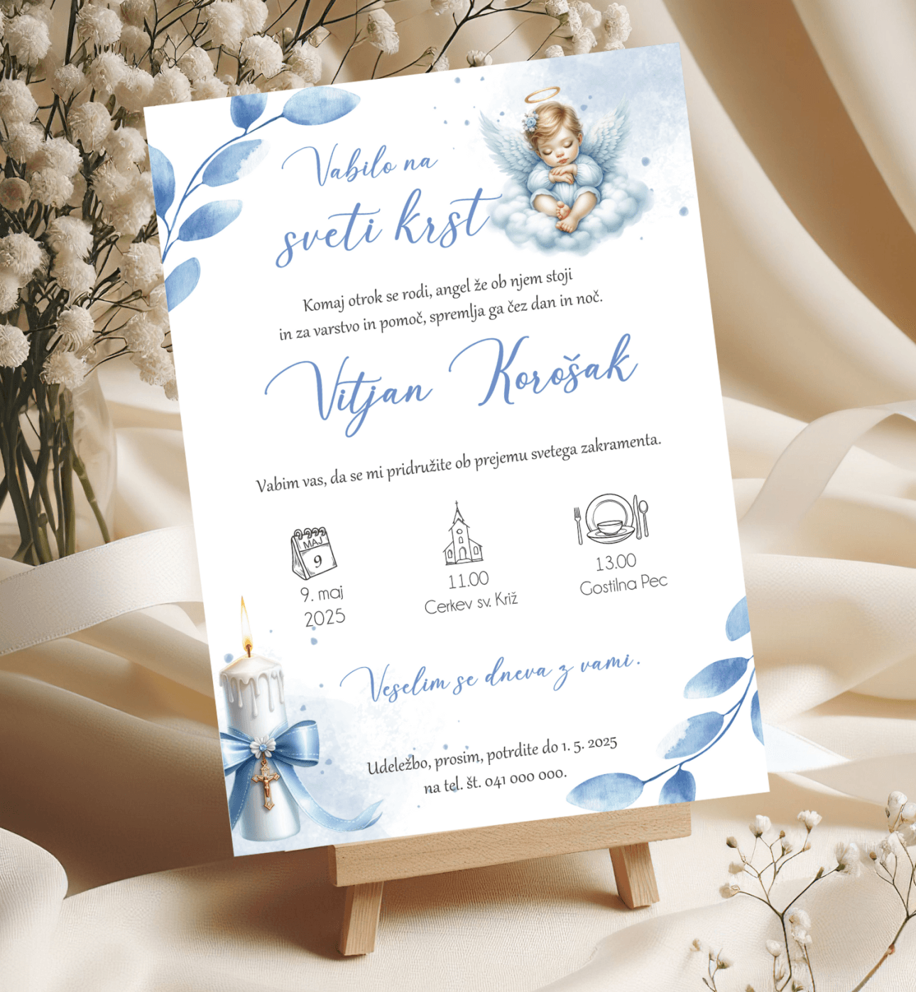 Vabilo za sveti krst - Poročni bazar INKI Vabilo za krst z angelčkom in modrim cvetjem